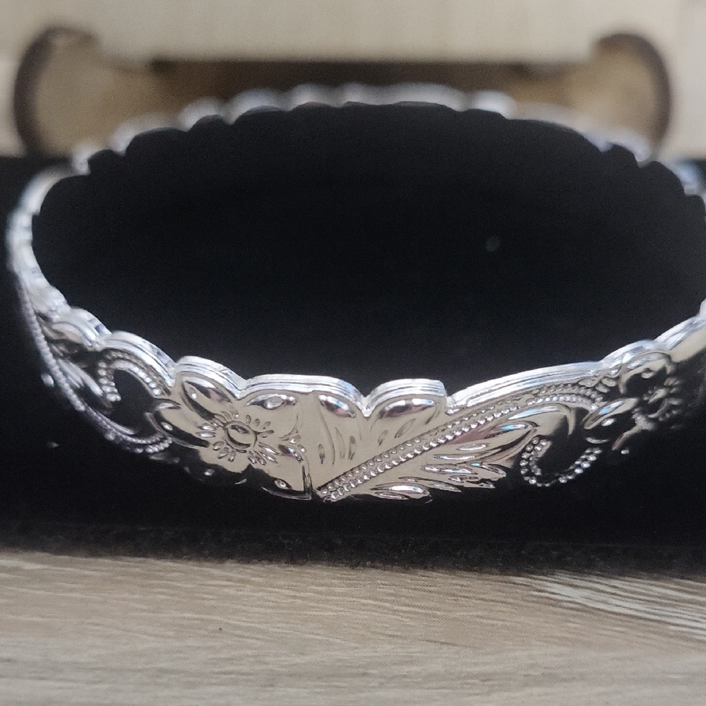 Elegant Silver Floral Bracelet